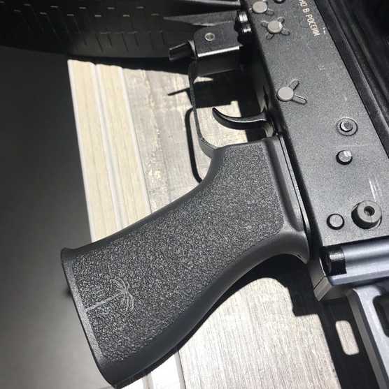Пистолетная рукоятка US Palm AK Pistol Grip6
